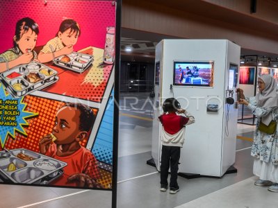 L&#039;Exposition de l&#039;Orientation Rouge et Blanche à la Gare de Tanah Abang