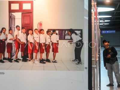 L&#039;Exposition Orientation Rouge et Blanc à la Gare de Tanah Abang