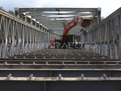 Pembangunan jembatan bailey lintas tengah pascabencana di Aceh
