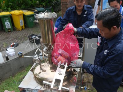 Pengolahan sampah plastik menjadi energi alternatif setara BBM