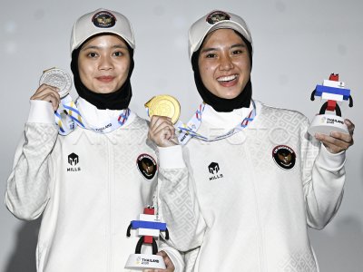 Puja Lestari wins gold medal in women&#039;s speed climbing
