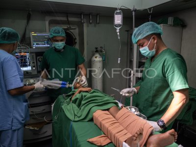 TNI AL lakukan operasi korban bencana alam di KRI dr Soeharso