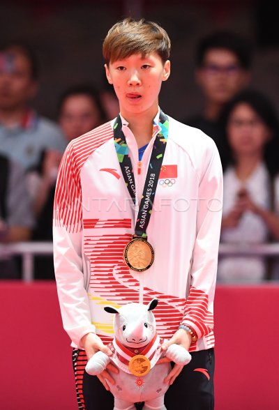 MEDALI EMAS TENIS MEJA TUNGGAL PUTRI CINA