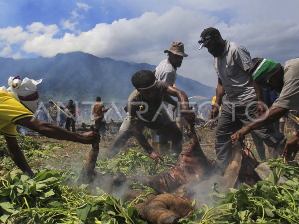 The people of the burning stone in Papua Mountains