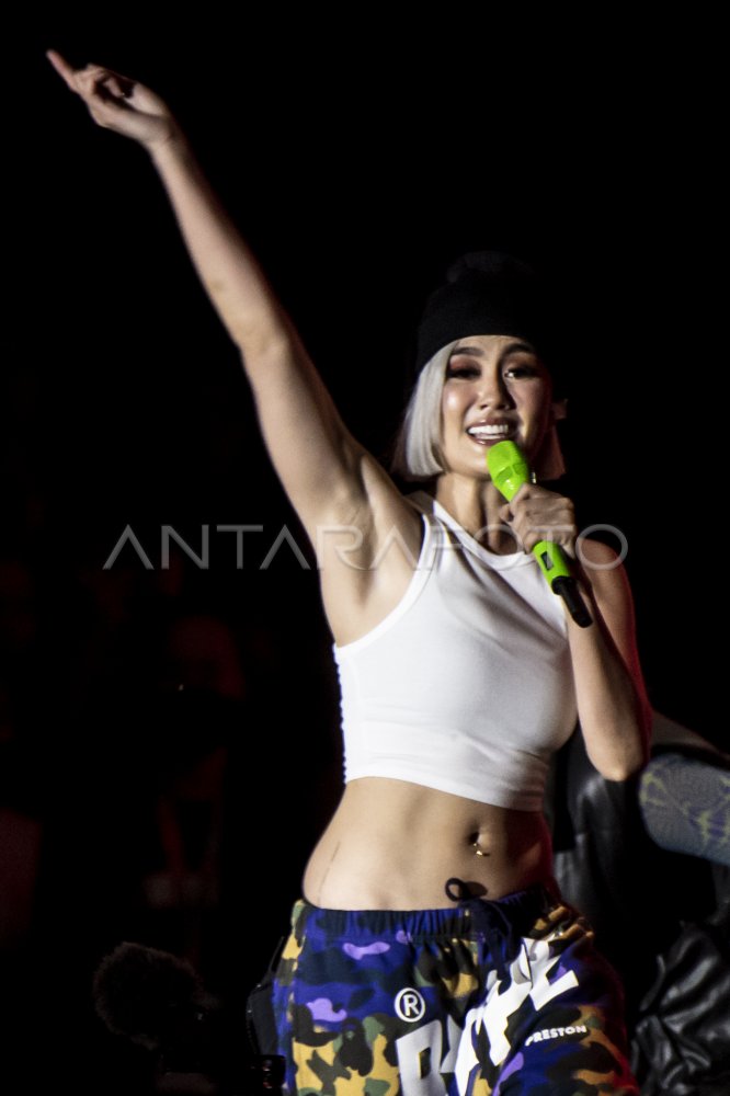 AGNEZ MO TAMPIL DI SYNCHRONIZE FEST | ANTARA Foto