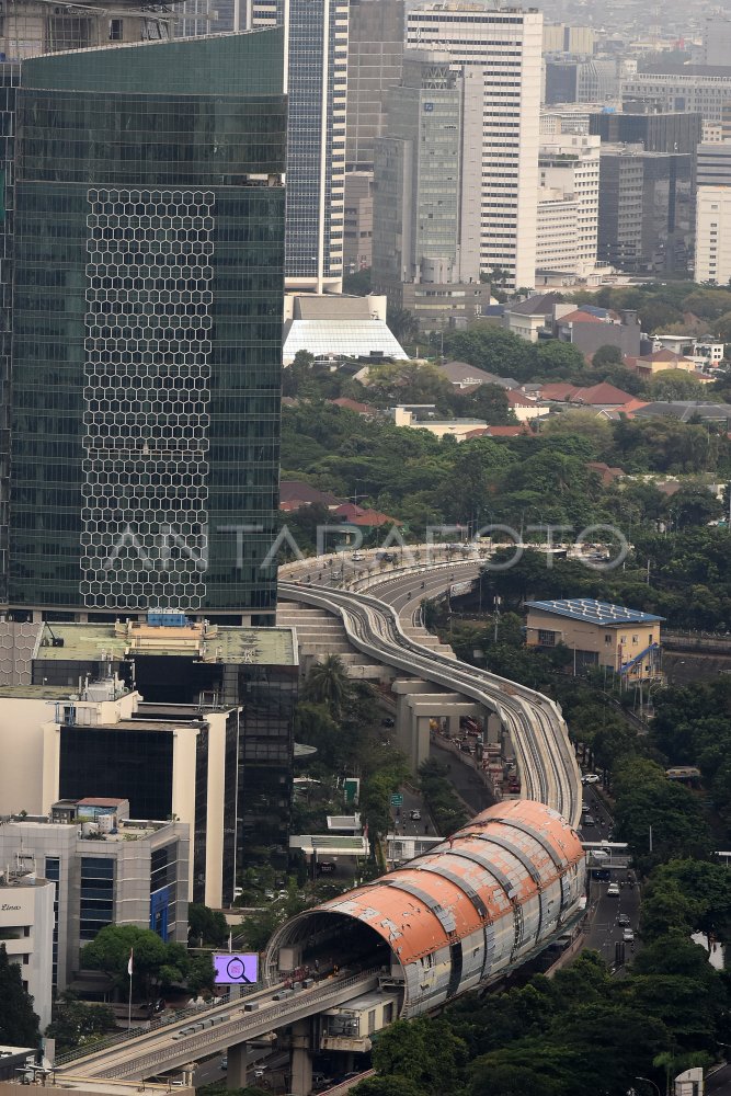 PEMBANGUNAN LRT JABODEBEK CAPAI 80 PERSEN | ANTARA Foto