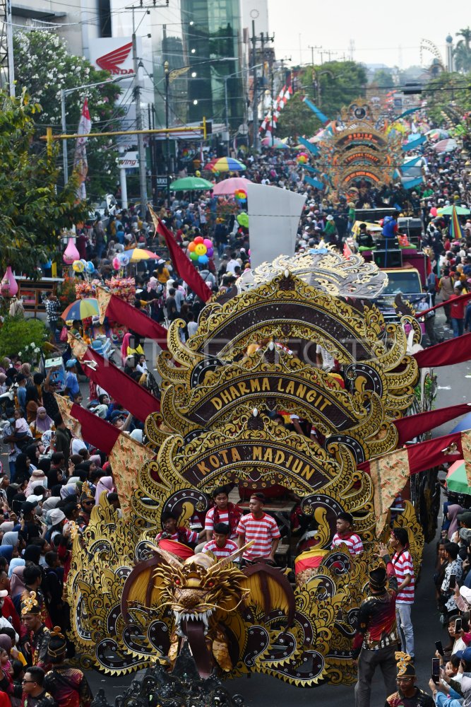 Karnaval Budaya Nusantara Di Madiun | ANTARA Foto