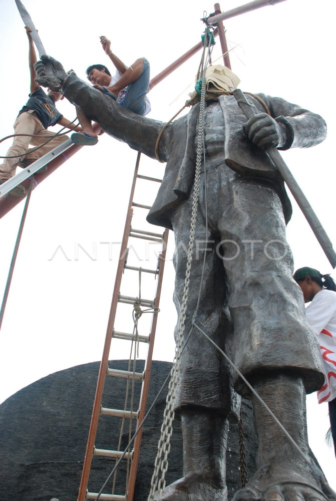 monumen panglima batur | ANTARA Foto