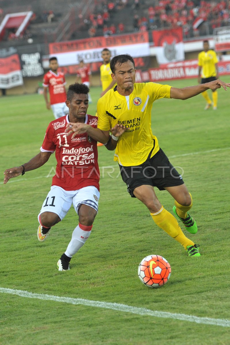 Jamoat transportida bezovtalanish videosini tomosha qiling. Ginekologda rus ayollari