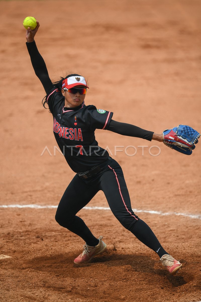 SOFTBALL PUTRI FILIPHINA VS INDONESIA ASIAN GAMES 2018 | ANTARA Foto