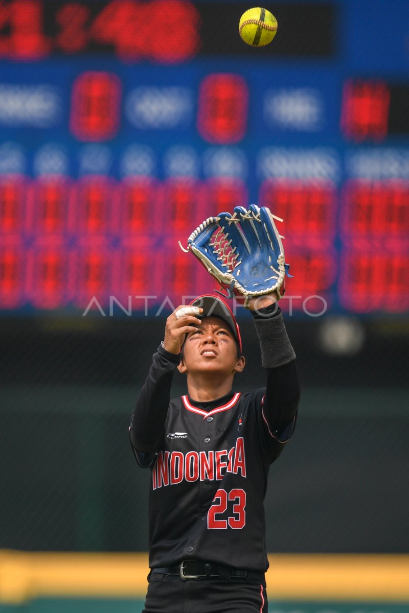 SOFTBALL PUTRI FILIPHINA VS INDONESIA ASIAN GAMES 2018 | ANTARA Foto