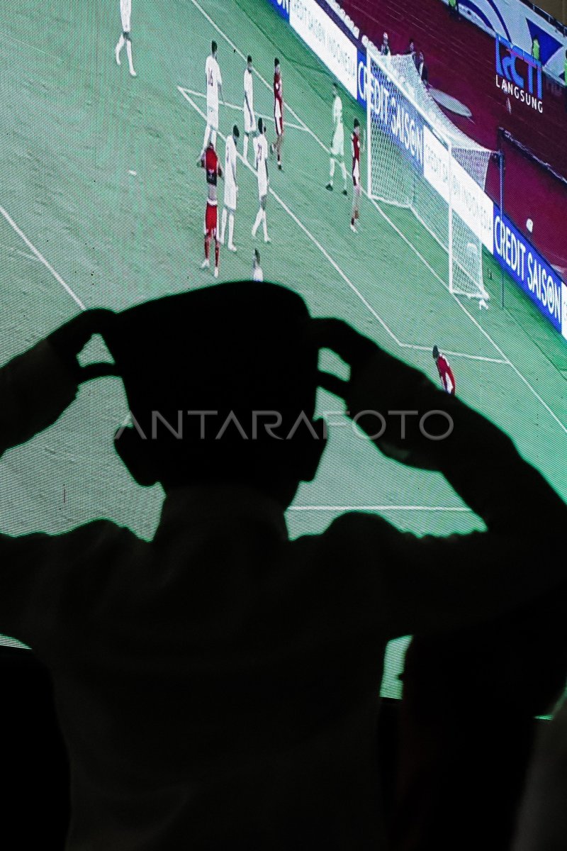 Nobar Timnas Indonesia in Masjid Al Akbar Surabaya