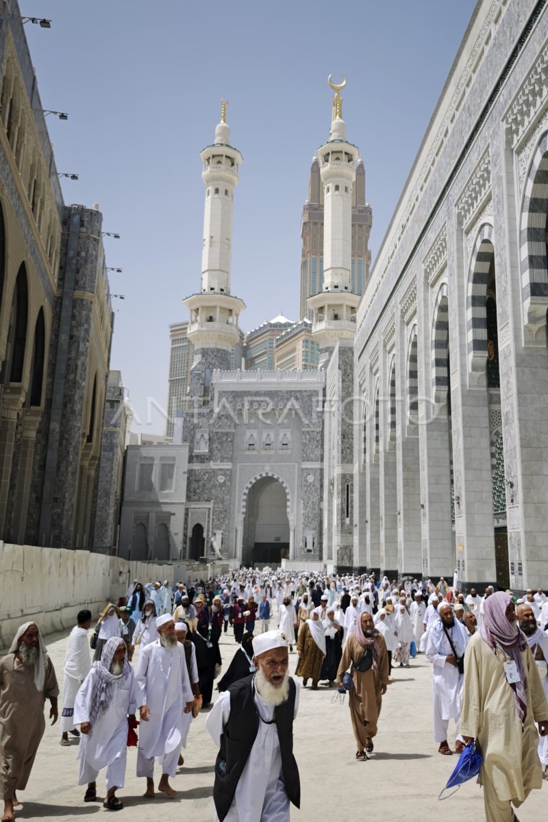 La oraci&oacute;n del viernes en Masjidil Haram dijo el pico de la temporada de haji