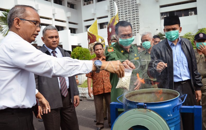 PEMUSNAHAN BARANG BUKTI NARKOBA | ANTARA Foto