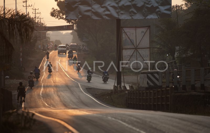 JALUR ALTERNATIF MUDIK | ANTARA Foto