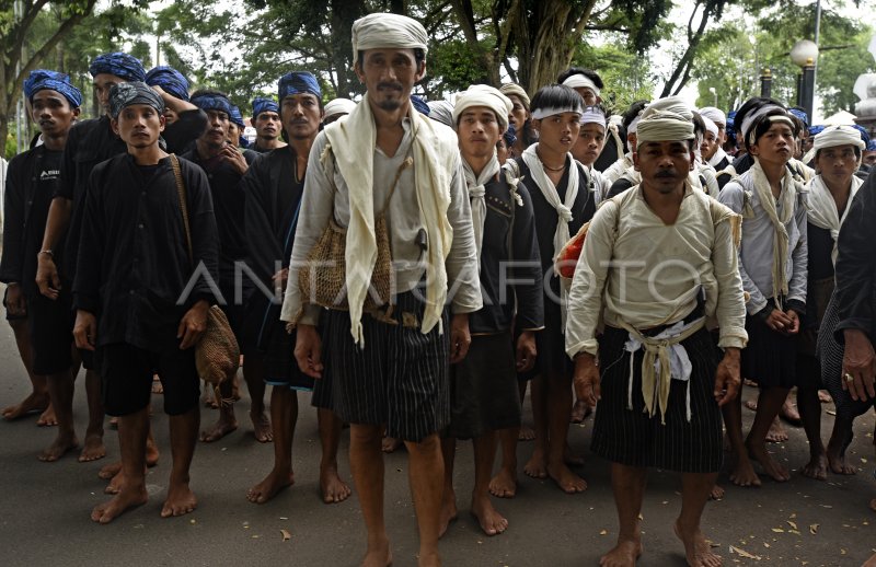 TRADISI SEBA BADUY
