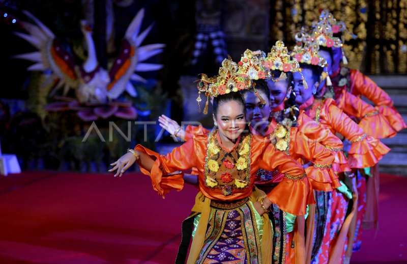 Penampilan Kesenian Betawi Di Bali | ANTARA Foto