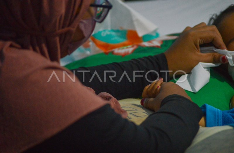 KASUS GAGAL GINJAL AKUT ANAK DI SUMBAR | ANTARA Foto