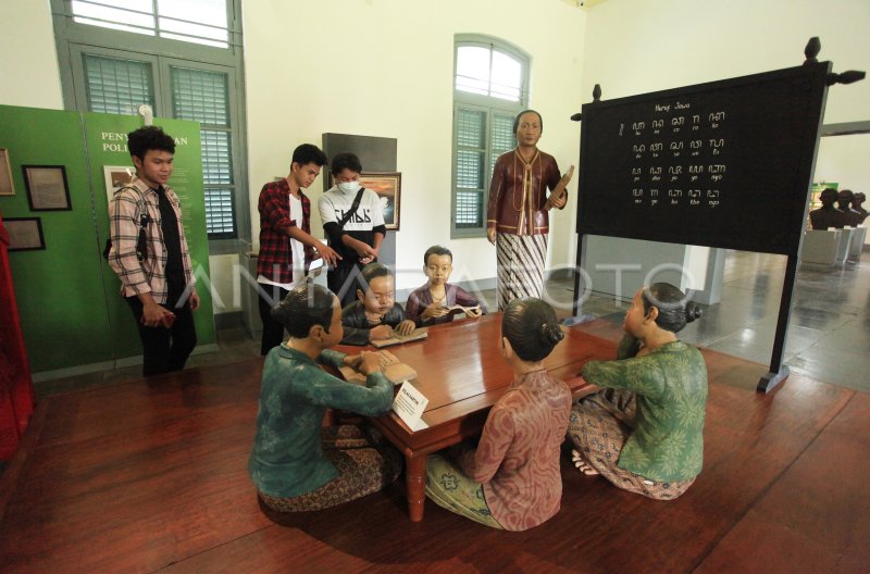 PAMERAN RETROSPEKSI MUSEUM KEBANGKITAN NASIONAL | ANTARA Foto