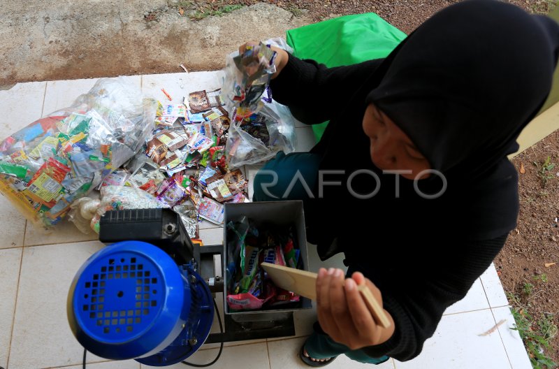 Pemanfaatan Sampah Plastik Di Aceh Antara Foto