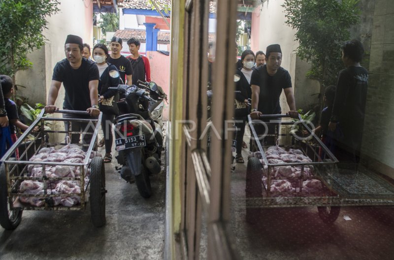 Pencegahan Pmk Saat Pembagian Daging Kurban Antara Foto 0981