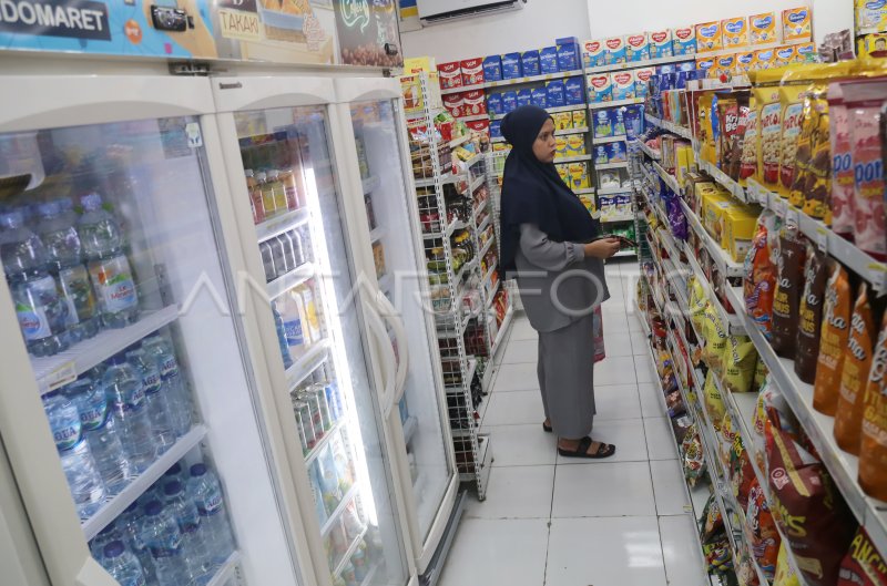 PERTUMBUHAN INDUSTRI MAKANAN DAN MINUMAN | ANTARA Foto