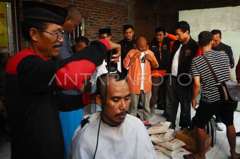 BAKSOS BAGI PENDERITA GANGGUAN JIWA | ANTARA Foto