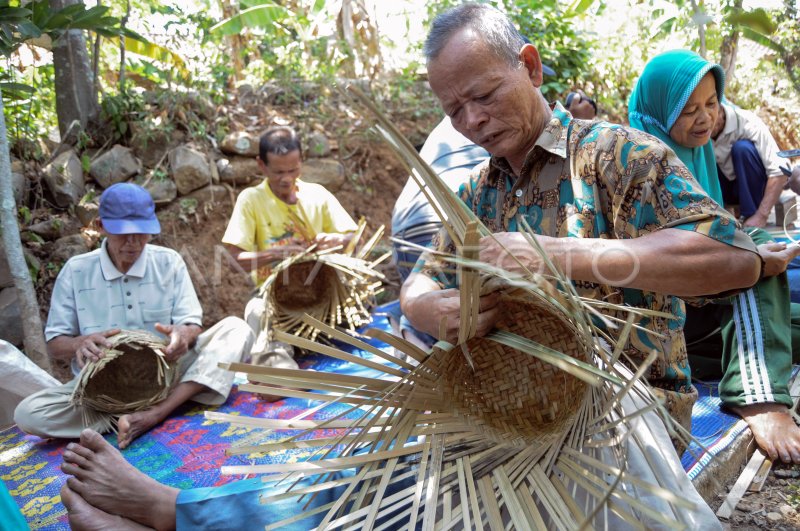 Kerajinan Anyaman Bambu Antara Foto 6466