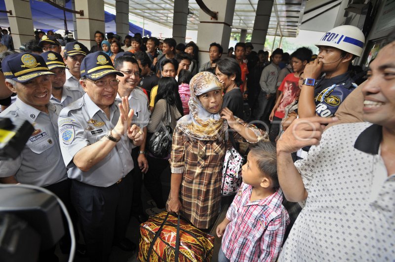 Tinjau Mudik Kereta Api Antara Foto