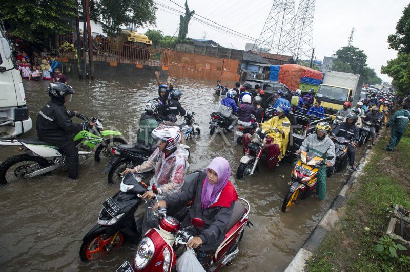 BANJIR IBU KOTA | ANTARA Foto