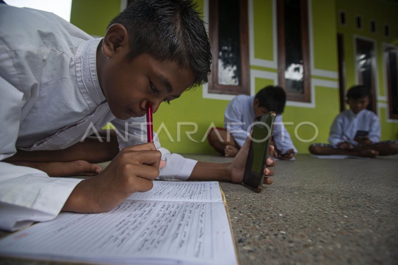 Pemangkasan Kesenjangan Digital Di Indonesia Antara Foto