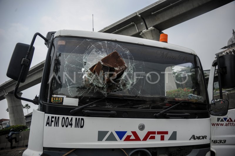 KECELAKAAN DI TOL PURBALEUNYI | ANTARA Foto