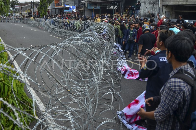 Aksi Unjuk Rasa Bem Di Tasikmalaya Antara Foto