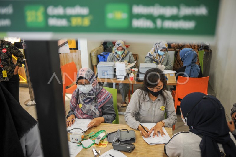 PEMERIKSAAN DETEKSI DINI PENYAKIT TIDAK MENULAR | ANTARA Foto