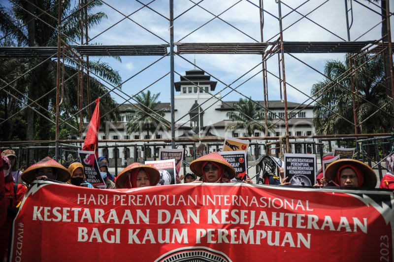 AKSI HARI PEREMPUAN INTERNASIONAL DI BANDUNG | ANTARA Foto