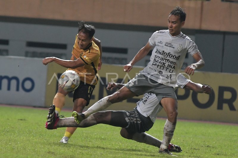 BHAYANGKARA FC MENANG DARI BALI UNITED FC