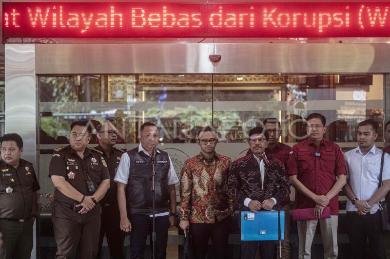 KEJAGUNG PERIKSA MENKOMINFO TERKAIT KASUS KORUPSI BTS