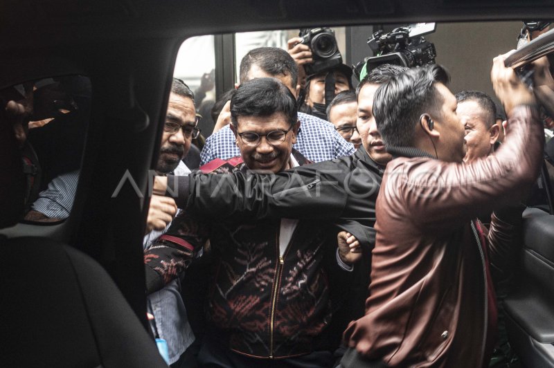 KEJAGUNG PERIKSA MENKOMINFO TERKAIT KASUS KORUPSI BTS
