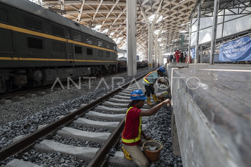 Progres Pembangunan Stasiun Kereta Cepat Halim Antara Foto