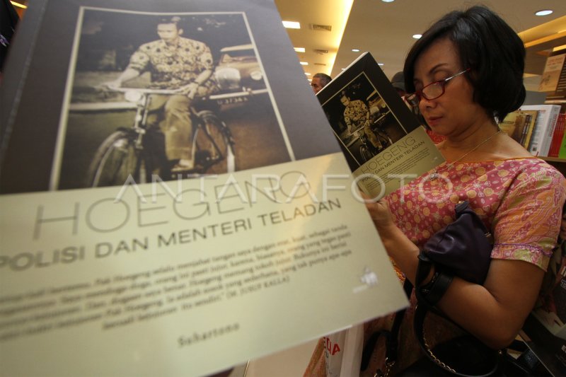 Peluncuran Buku Hoegeng Antara Foto