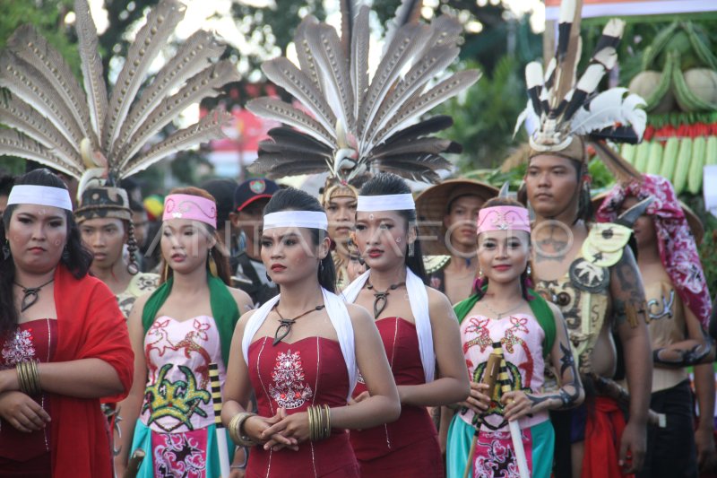 KARNAVAL FESTIVAL BUDAYA KALTENG