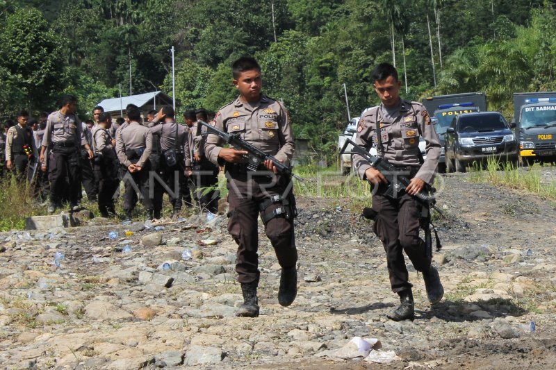 TAMBANG BAWAH TANAH | ANTARA Foto