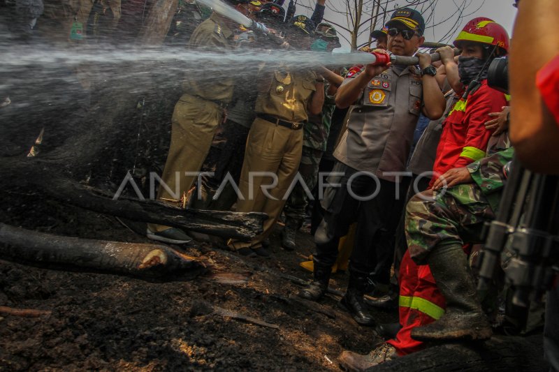 TINJAU PENANGANAN KARHUTLA RIAU | ANTARA Foto