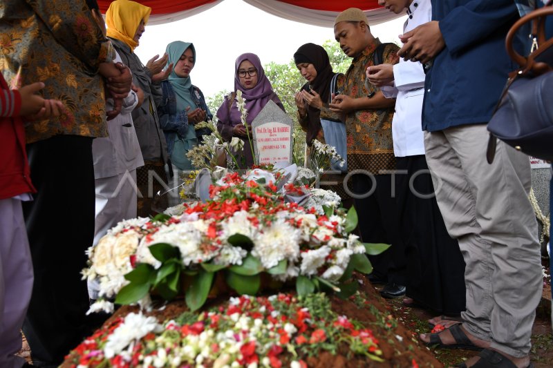 Ziarah Makam Bj Habibie Antara Foto