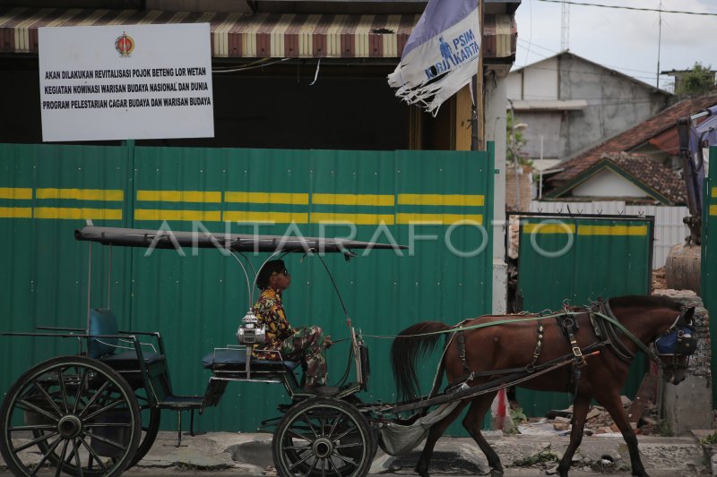 PEMBANGUNAN KEMBALI BANGUNAN CAGAR BUDAYA | ANTARA Foto