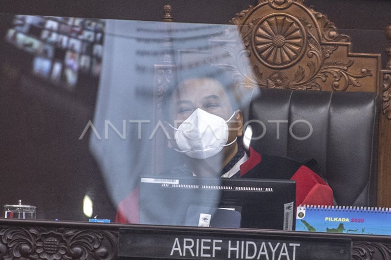 PUTUSAN MK TENTANG UU CIPTA KERJA | ANTARA Foto