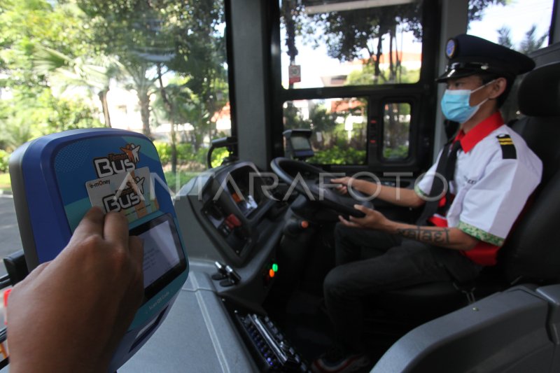 BUS TRANS SEMANGGI SUROBOYO | ANTARA Foto