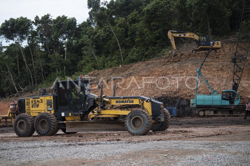 PEMBANGUNAN PROYEK HILIRISASI BATU BARA MENJADI DME | ANTARA Foto