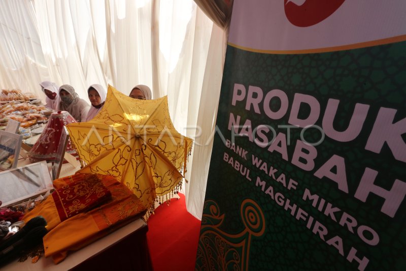 Produk Umkm Nasabah Bank Wakaf Mikro Antara Foto 6311