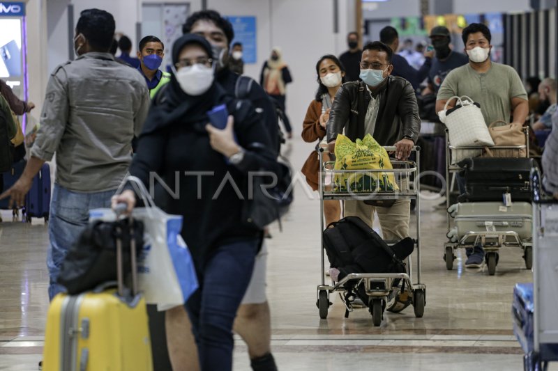 Pergerakan Penumpang Di Bandara Soekarno Hatta Antara Foto 9778